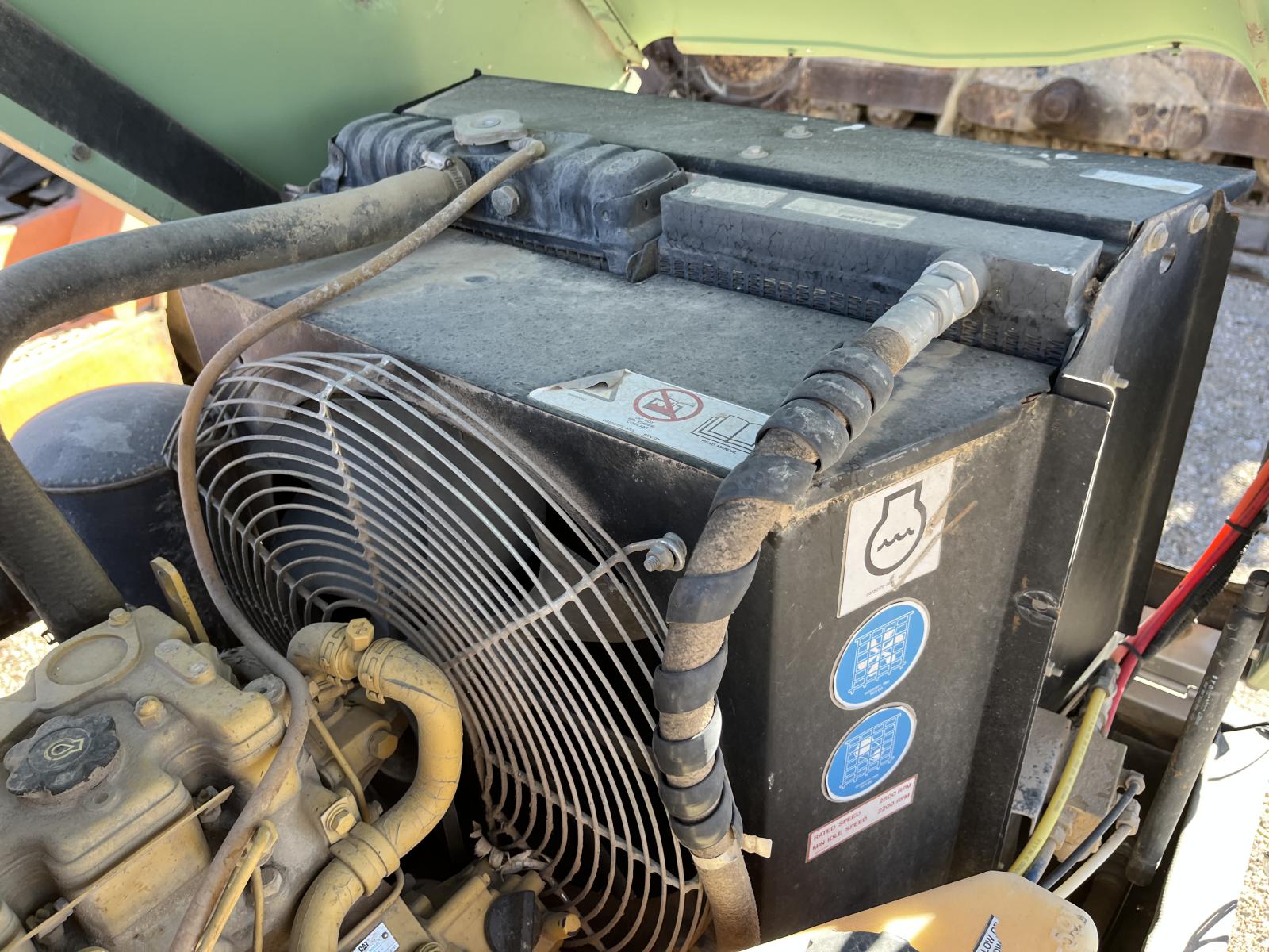 ./imagenes/INVOICE/2019/16211/SULLAIR 185DPQ (10).JPG